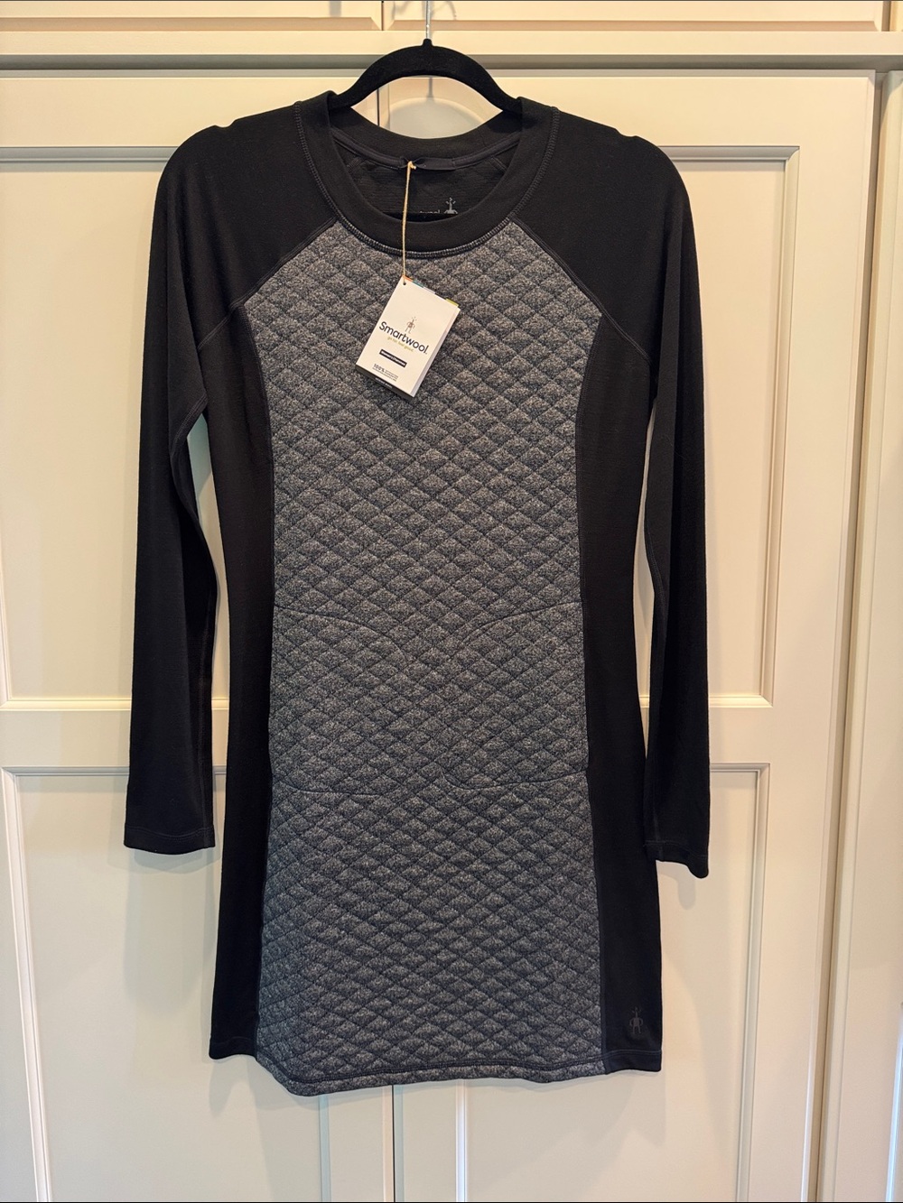 Smartwool, Long Sleeve Quilted Panel Dress in Black and Gray